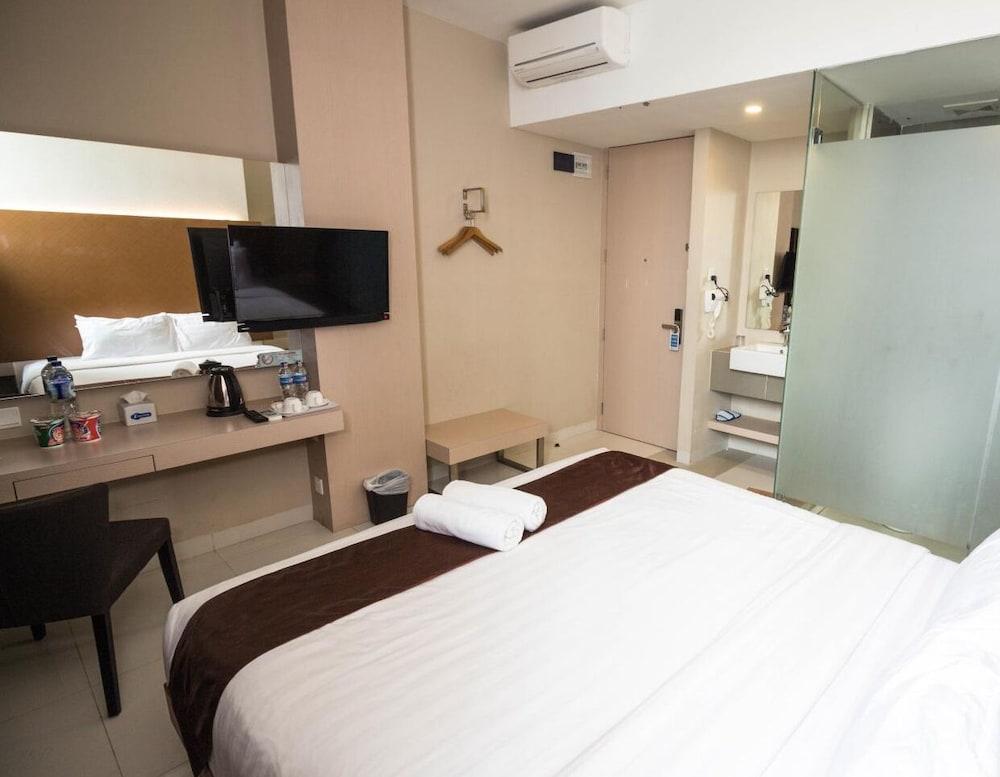 ออส โฮเต็ล แอร์พอร์ต บาตัม Hotel Batam ภายนอก รูปภาพ